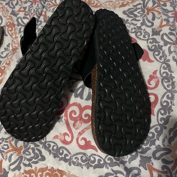 Outwoods T Strap Sandals - Picture 3 of 4